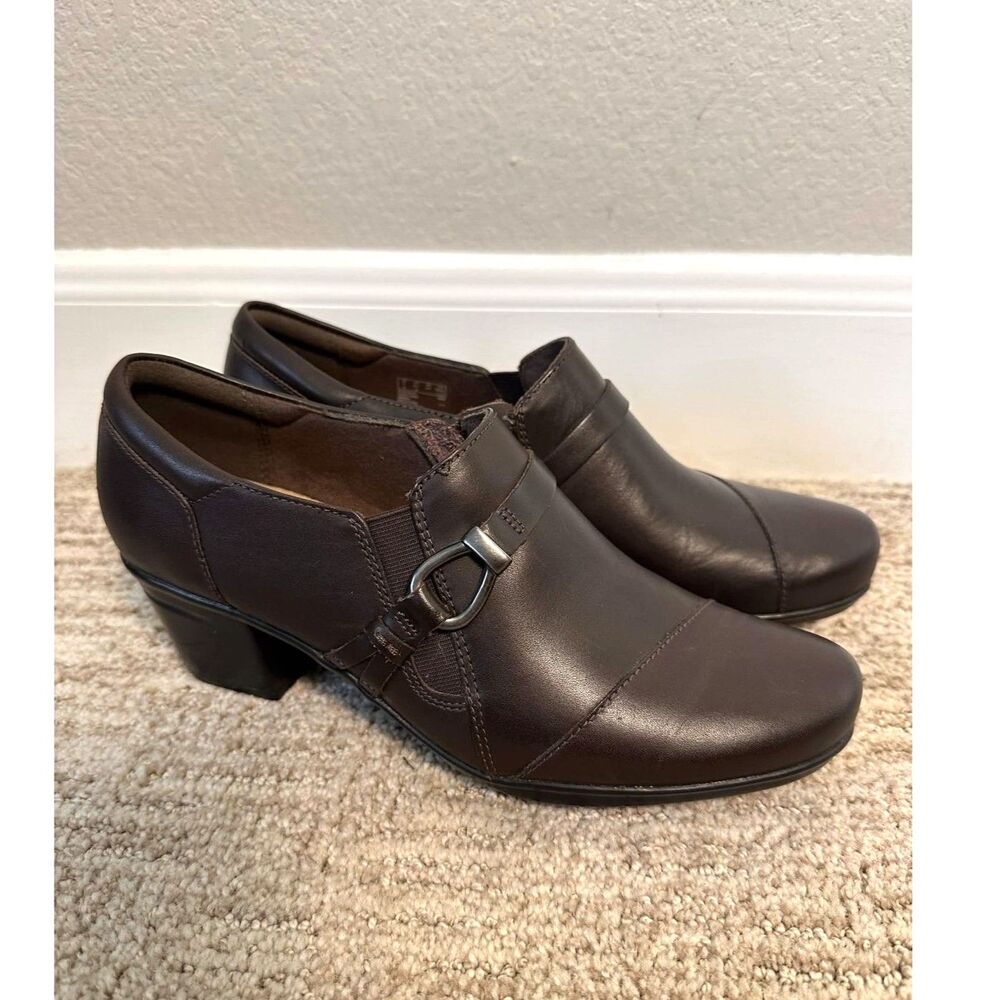 NWOT Clarks Collection Womens 9.5M Brown Leather Comfort Heeled Loafers Booties